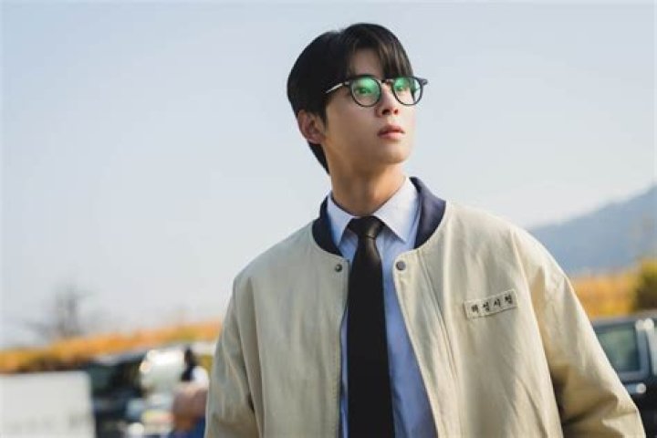 Cha Eun-woo: The Rising K-Pop Idol and Actor Taking the World by Storm